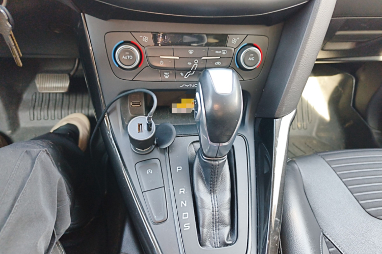 福特 福克斯 2018款 两厢经典 EcoBoost 180 自动精英型中控内饰18