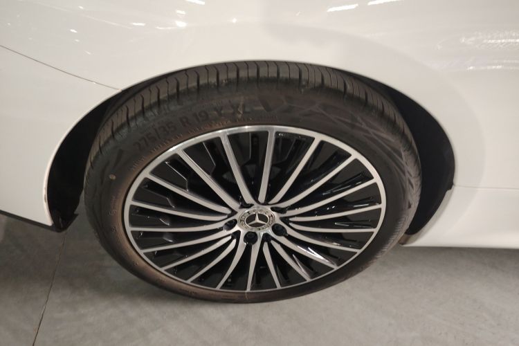 奔驰CLE 2024款 CLE 300 4MATIC 动感型轿跑车车身外观6008