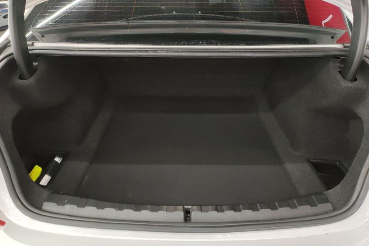 宝马3系 2021款 改款二 325Li M运动套装机舱底盘23