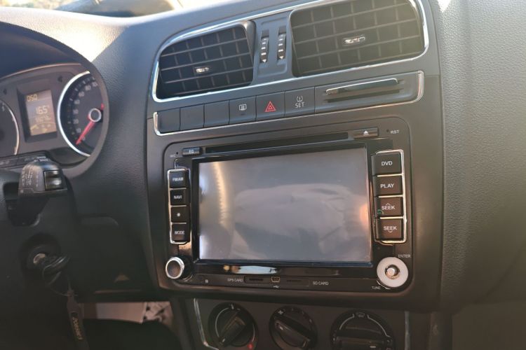 大众 Polo 2014款 1.6L 手动舒适版中控内饰16