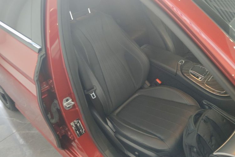 奔驰E级(进口) 2019款 E 260 运动版局部细节41