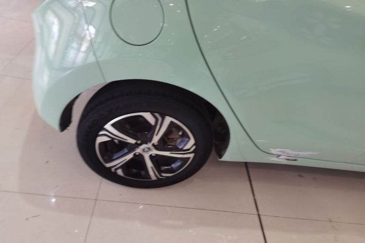 长安欧尚 奔奔E-Star 2022款 国民版 多彩限量款（快充版）三元锂车身外观6008