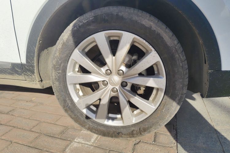 名爵ZS 2020款 180DVVT 自动Lite车身外观6007