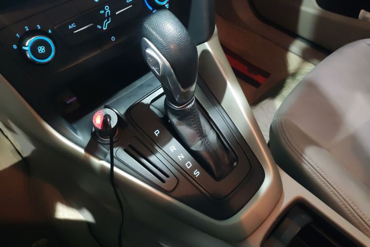 福特 福克斯 2017款 三厢 1.6L 自动舒适型智行版局部细节18