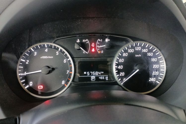 日产 轩逸 2018款 1.6XV CVT尊享版中控内饰14