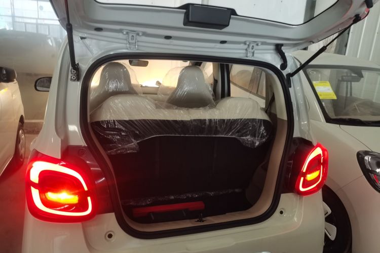 五菱汽车 宏光MINIEV 2025款 四门版 进阶款机舱底盘23