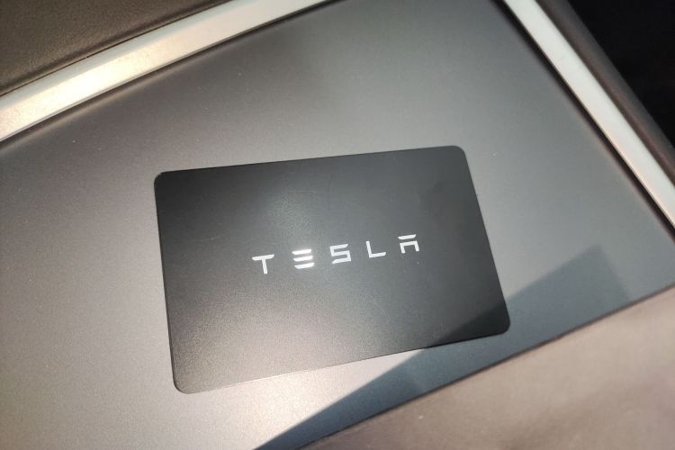 特斯拉 Model 3 2021款 标准续航后驱升级版 3D6中控内饰11