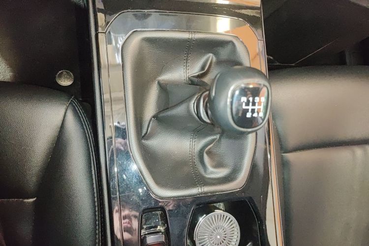 五菱汽车 五菱凯捷 2020款 1.5T 手动精英型中控内饰18