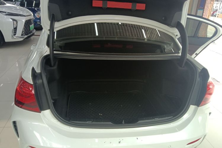 宝马1系 2022款 120i M运动曜夜版局部细节23