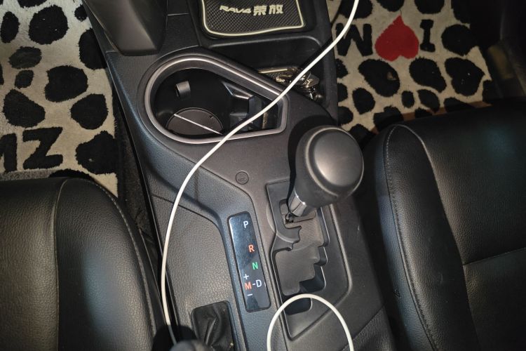 丰田 RAV4荣放 2016款 2.0L CVT两驱风尚版 国V中控内饰18