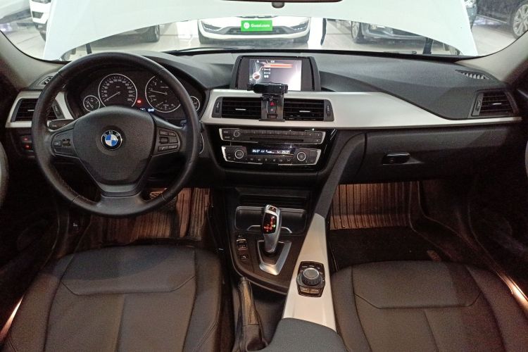 宝马3系 2016款 316Li 时尚型中控内饰7002