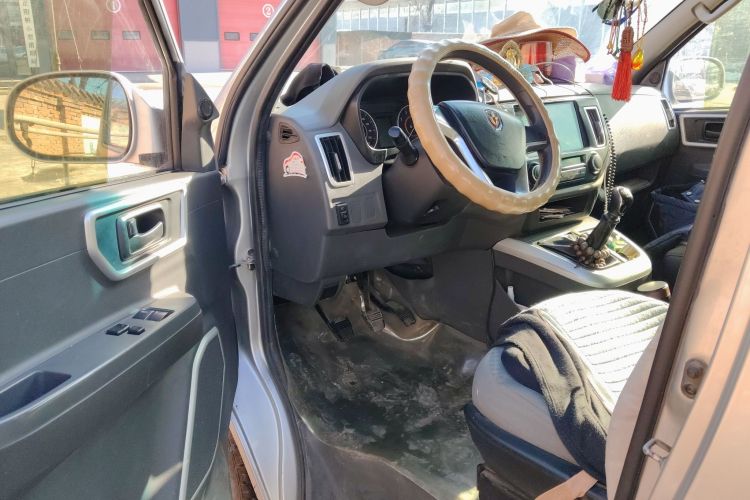 金杯海狮王 2021款 2.0L城运王系列畅运型高顶6座1TZS中控内饰20