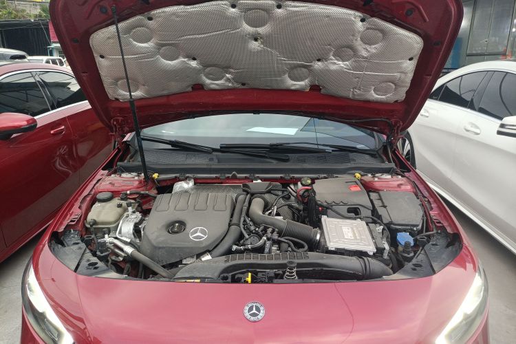 奔驰A级 2021款 A 200 L 运动轿车动感型机舱底盘24