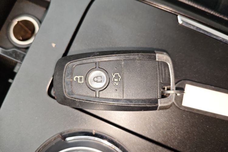 福特 蒙迪欧 2017款 EcoBoost 180 时尚型中控内饰11