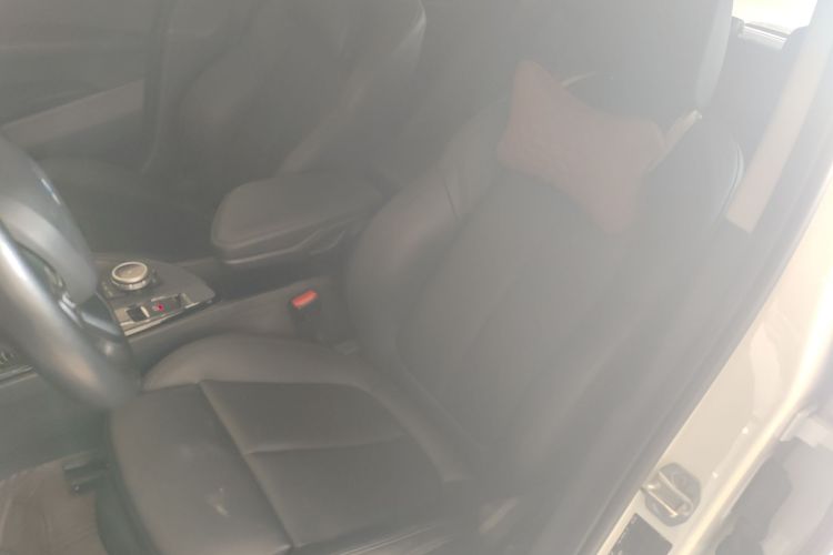 宝马X2(进口) 2019款 sDrive25i 领先型M越野套装 国VI局部细节19