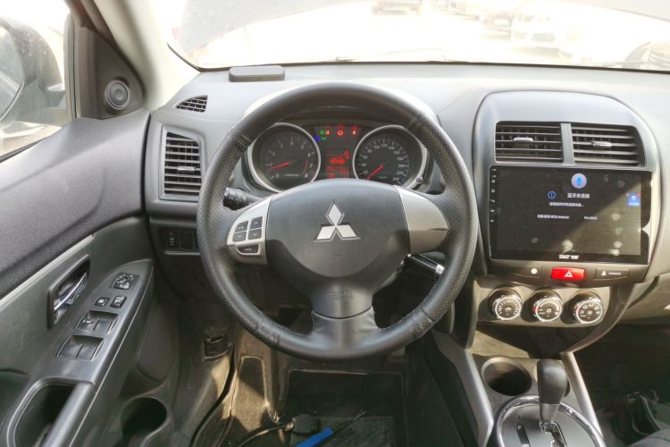 三菱 劲炫ASX 2013款 2.0L CVT两驱精英版局部细节13