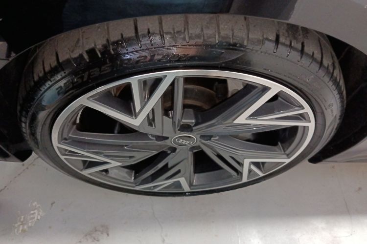 奥迪A7L 2024款 45 TFSI quattro S-line 黑武士版车身外观6005