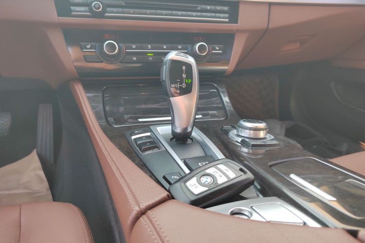 宝马5系 2017款 525Li 领先型局部细节18