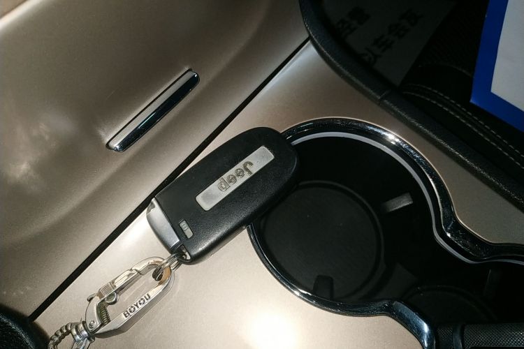 Jeep 大切诺基(进口) 2014款 3.6L 精英导航版中控内饰11