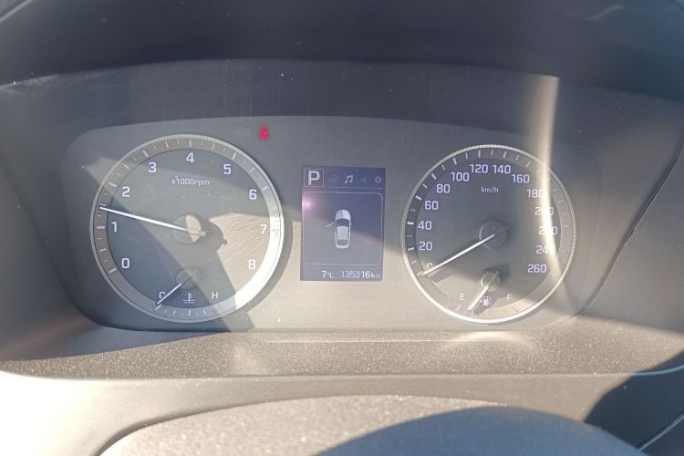 现代 索纳塔 2015款 1.6T GLS智能型中控内饰14