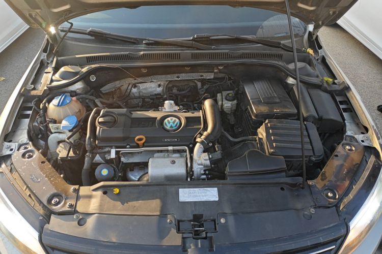 大众 速腾 2014款 改款 1.4TSI 自动豪华型机舱底盘24