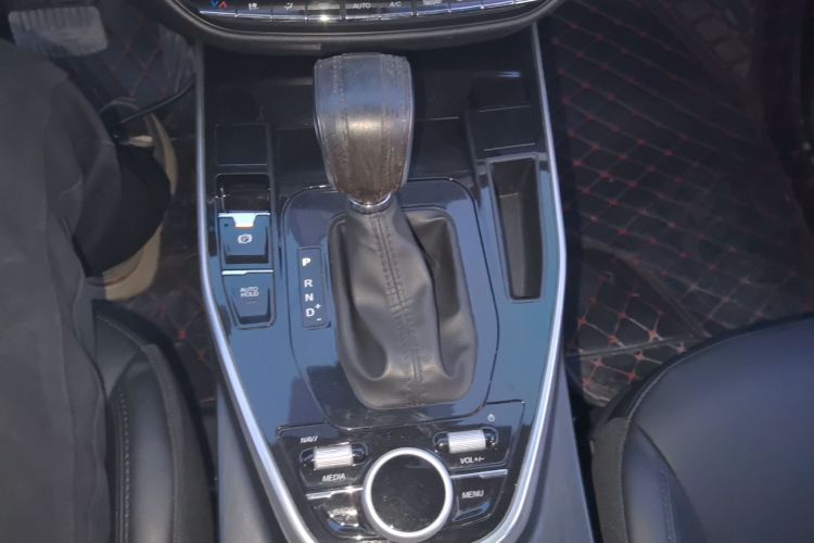 东南DX7 2019款 1.5T 自动智联旗舰版 国VI中控内饰18