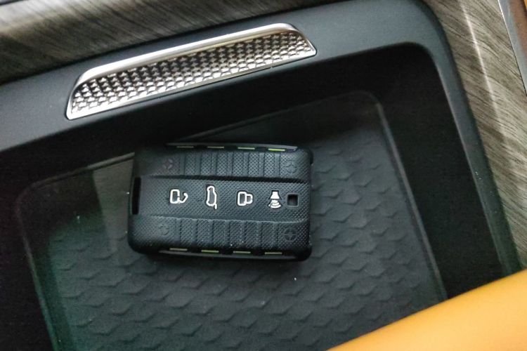 坦克500 2022款 3.0T 运动版 造境型 5座中控内饰7001