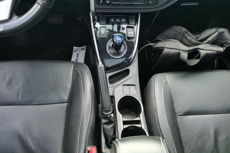 丰田 卡罗拉 2017款 改款双擎 1.8L E-CVT精英版中控内饰18