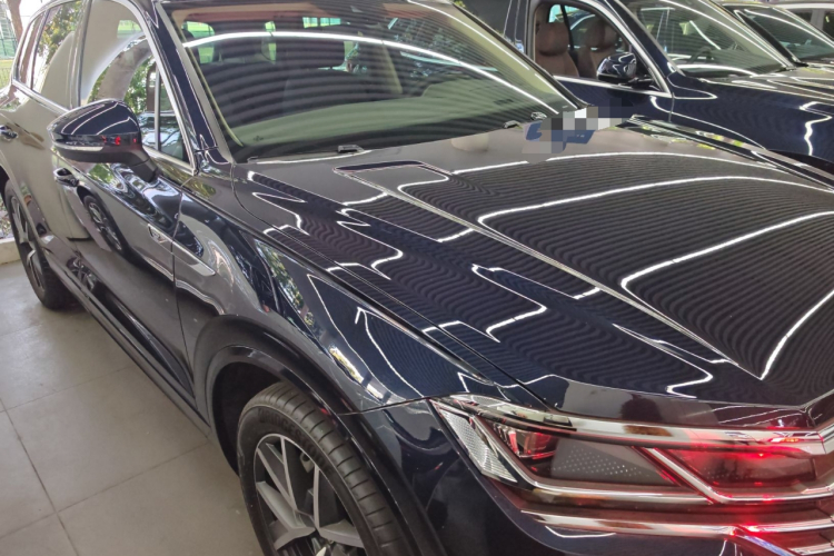 大众 途锐  3.0TSI 锐享版 经典运动套装车身外观3