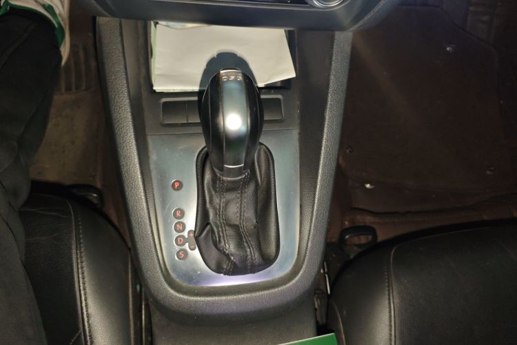 大众 速腾 2014款 改款 1.4TSI 自动豪华型中控内饰18