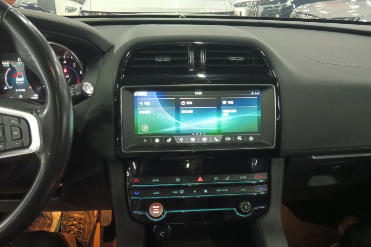 捷豹F-PACE 2020款 2.0T 都市尊享版中控内饰16