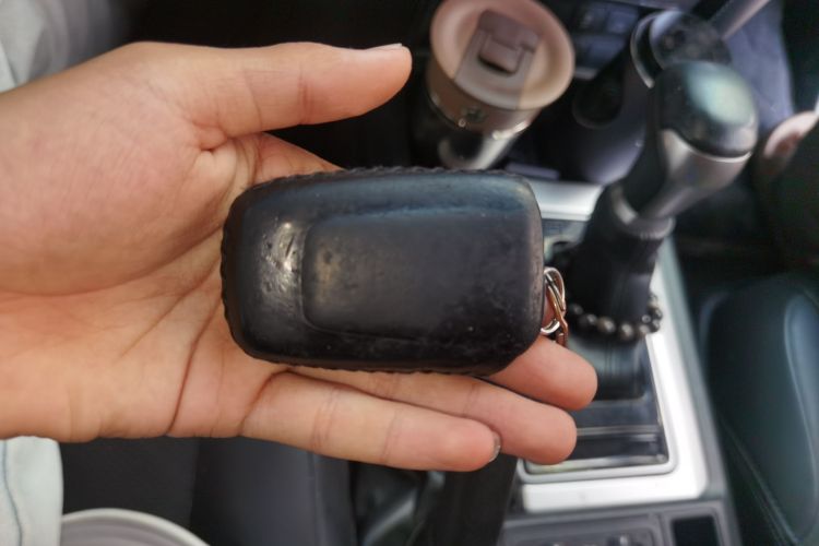 丰田 普拉多 2019款 3.5L 自动TX-L尊享版后挂备胎中控内饰11