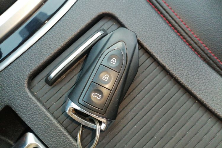 猎豹汽车 猎豹CS10 2017款 2.0T 自动豪华型中控内饰11