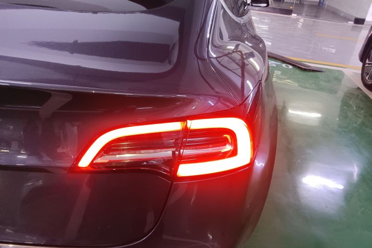 特斯拉 Model 3 2020款 改款 标准续航后驱升级版车身外观6006