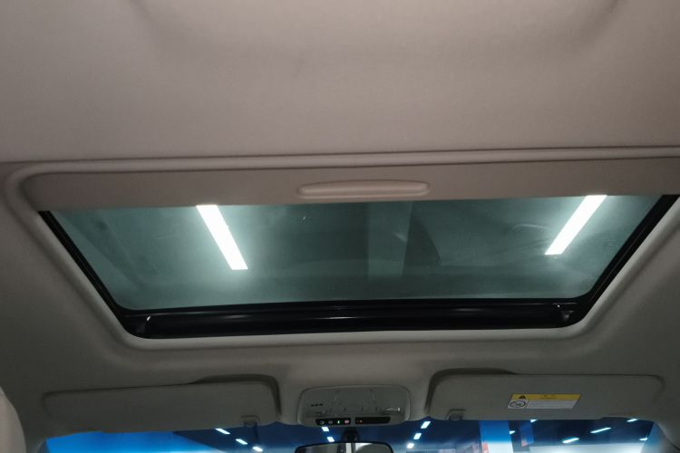 别克GL8 2022款 ES陆尊 653T 舒适型中控内饰22