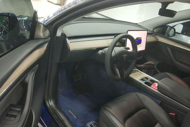 特斯拉 Model Y 2022款 改款 后轮驱动版中控内饰20