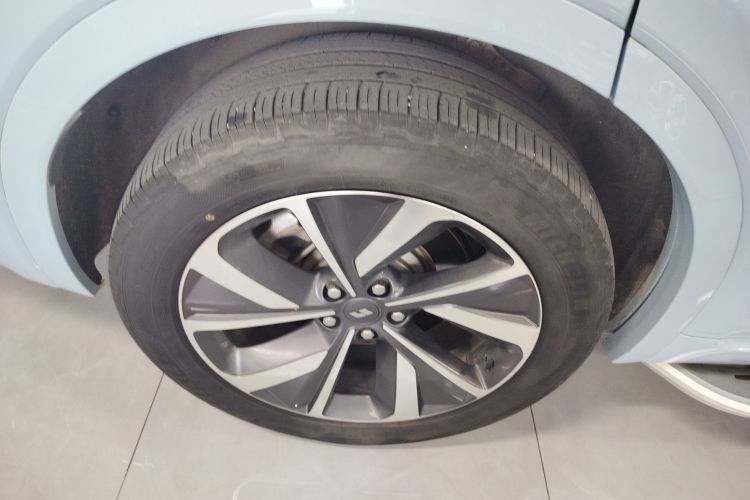 理想汽车 理想ONE 2020款 增程7座版车身外观6008