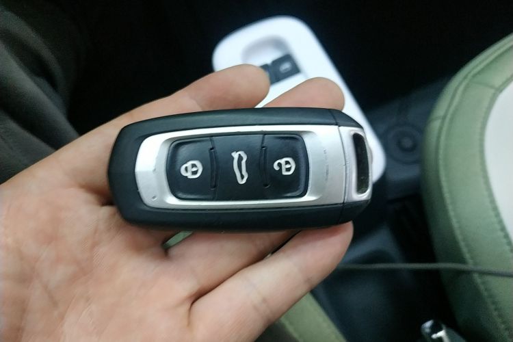 吉利银河 2025款 210km 熊猫骑士中控内饰11