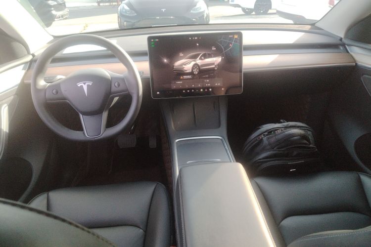 特斯拉 Model Y 2022款 改款 后轮驱动版中控内饰12