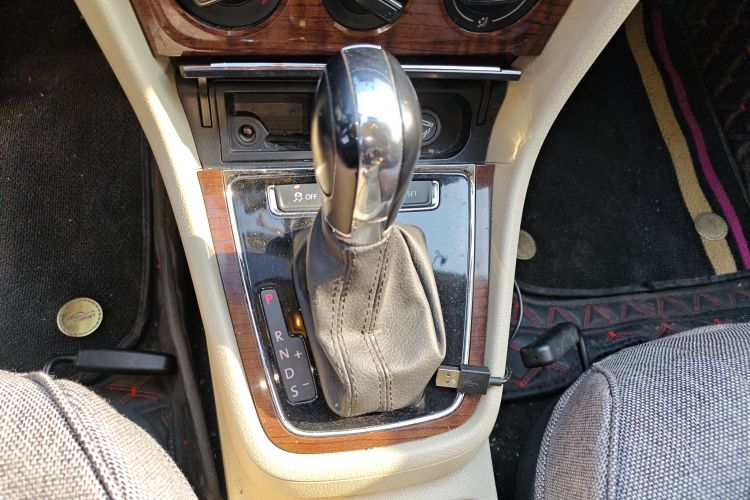 大众 朗逸 2013款 改款经典 1.6L 自动舒适版中控内饰18