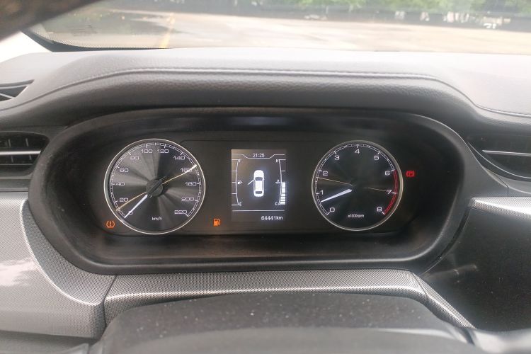 奇瑞 艾瑞泽5 2019款 改款PRO 1.5L 手动青春版 国VI中控内饰14