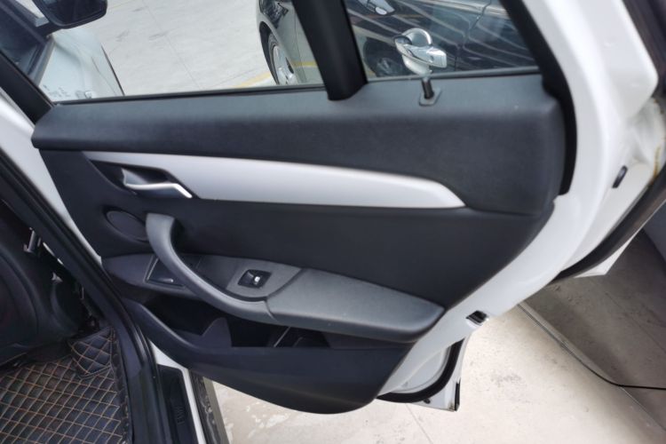 宝马X1 2016款 sDrive18Li 时尚型中控内饰45