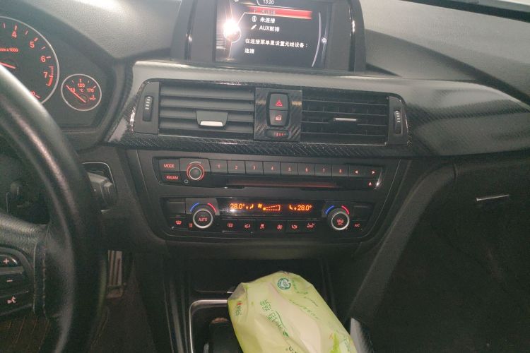 宝马3系 2015款 320Li 超悦版时尚型中控内饰16