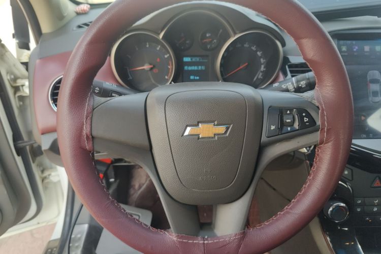 雪佛兰 科鲁兹 2015款 1.5L 经典 SE AT中控内饰13