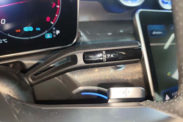 奔驰C级 2022款 C 260 L 运动版局部细节18