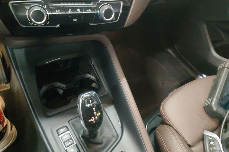 宝马X1 2020款 sDrive20Li 时尚型中控内饰18