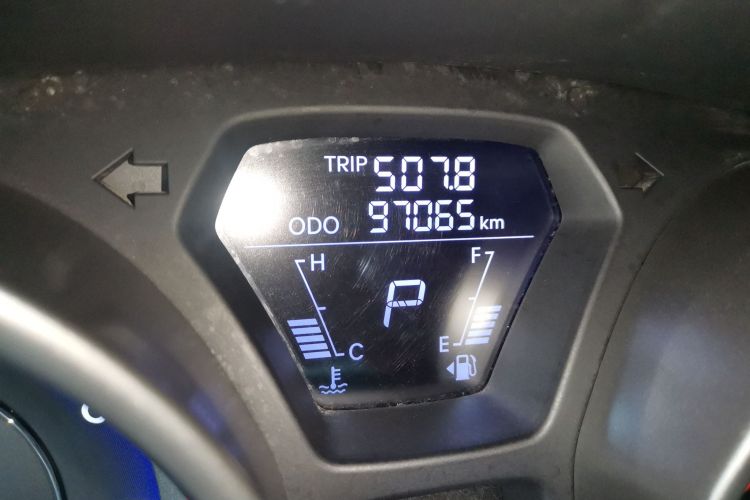 现代 朗动 2012款 1.6L 自动时尚型中控内饰15