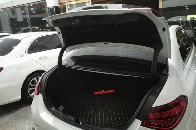 奔驰C级 2024款 C 260 L 运动版局部细节23