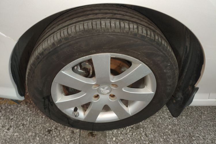 标致408 2013款 1.6L 手动舒适版车身外观6007