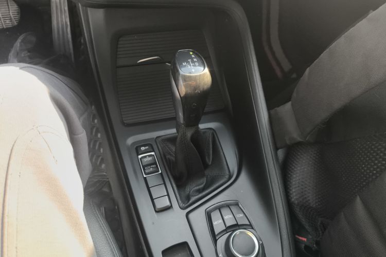 宝马X1 2019款 sDrive20Li 领先型中控内饰18